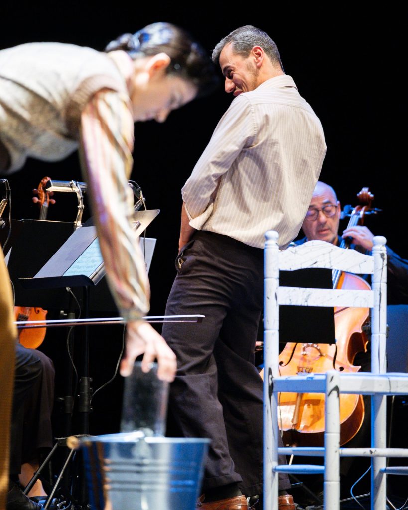 Performance Sombras de Uma Azinheira no Quartel das Artes, Oliveira do Bairro, Aveiro, em 2025. Fotografia de A Patricia das Fotos, XPECTRUM.