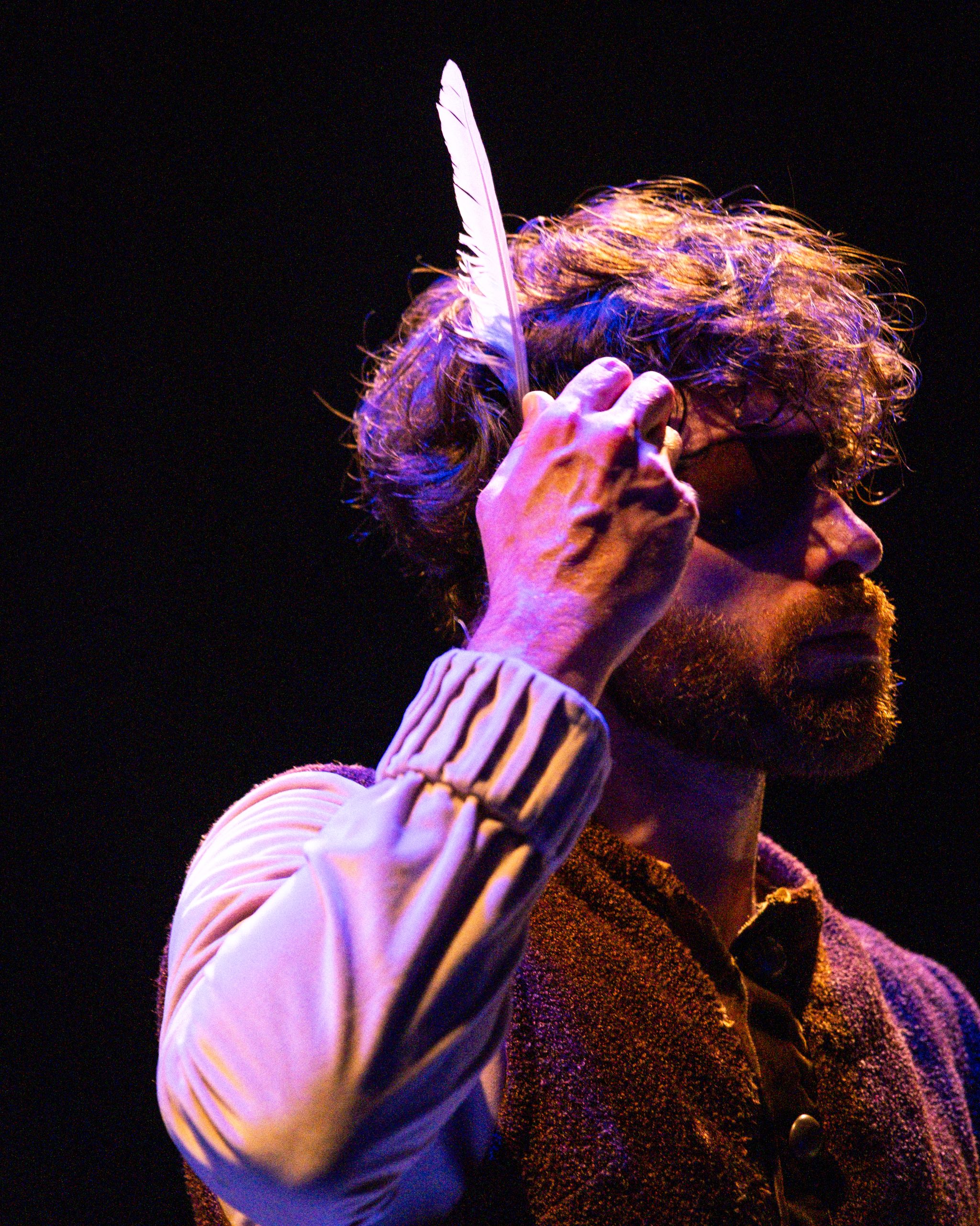 Retrato de ator no Teatro Camões no Quartel das Artes, Oliveira do Bairro, Aveiro, em 2025. Fotografia de A Patricia das Fotos, XPECTRUM.